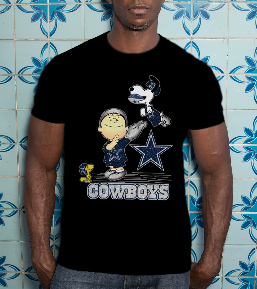 Snoopy Dallas Cowboys Football Star Fan T-Shirt