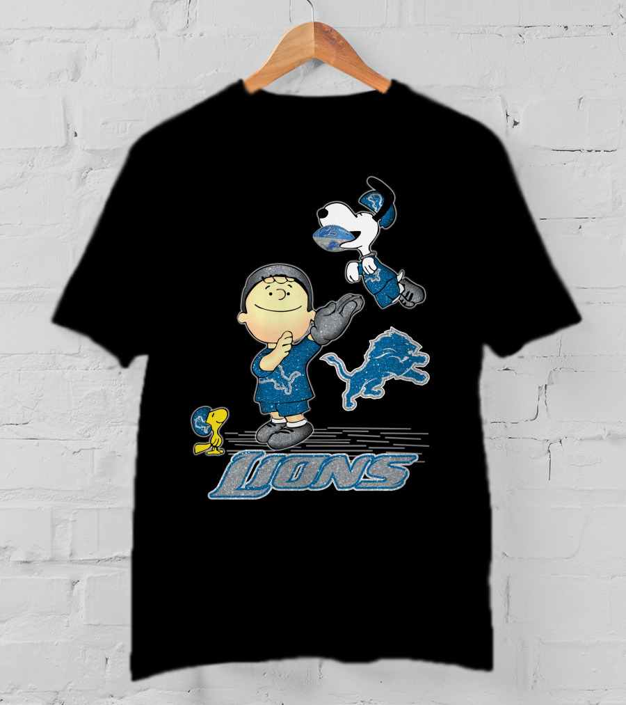 Snoopy Woodstock Charlie Brown Detroit Lions NFL Football T-Shirt