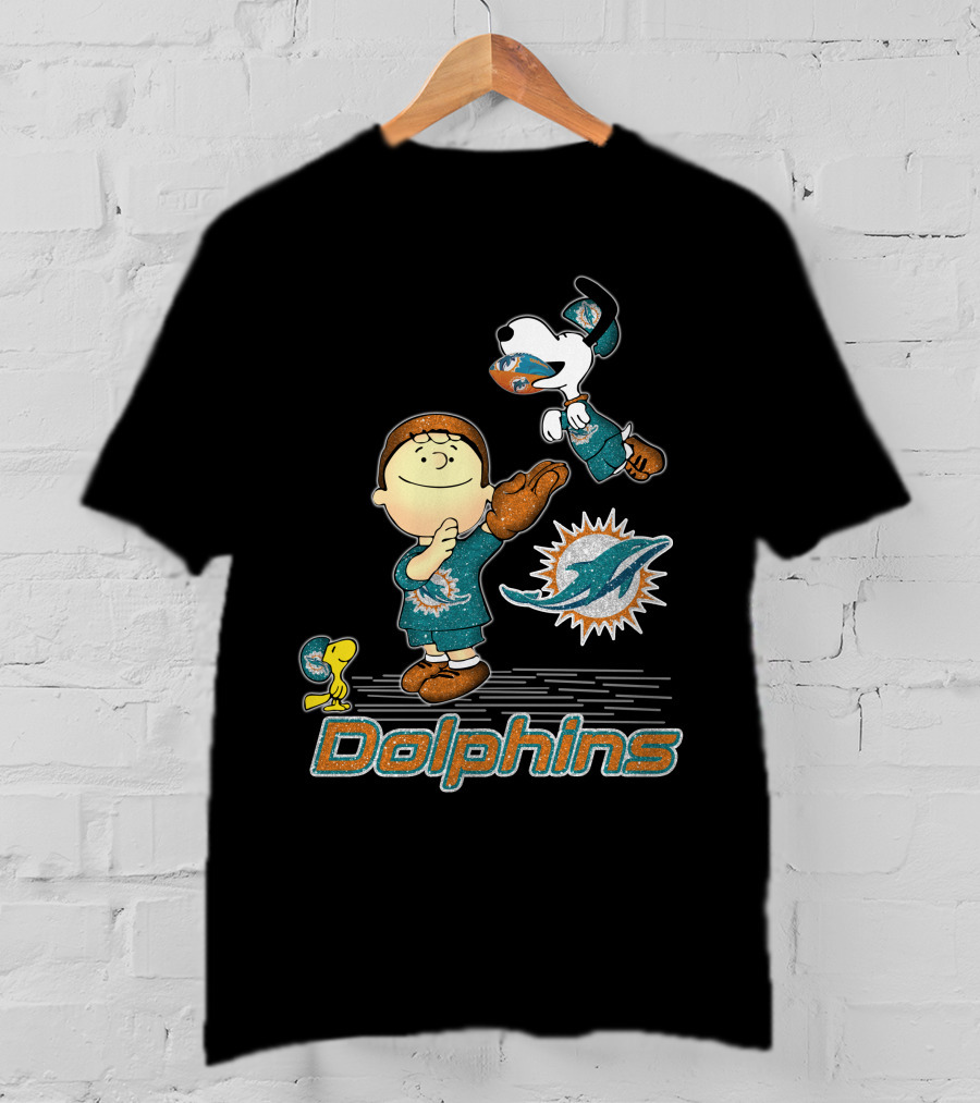 Snoopy And Woodstock Love Miami Dolphins Football T-Shirt