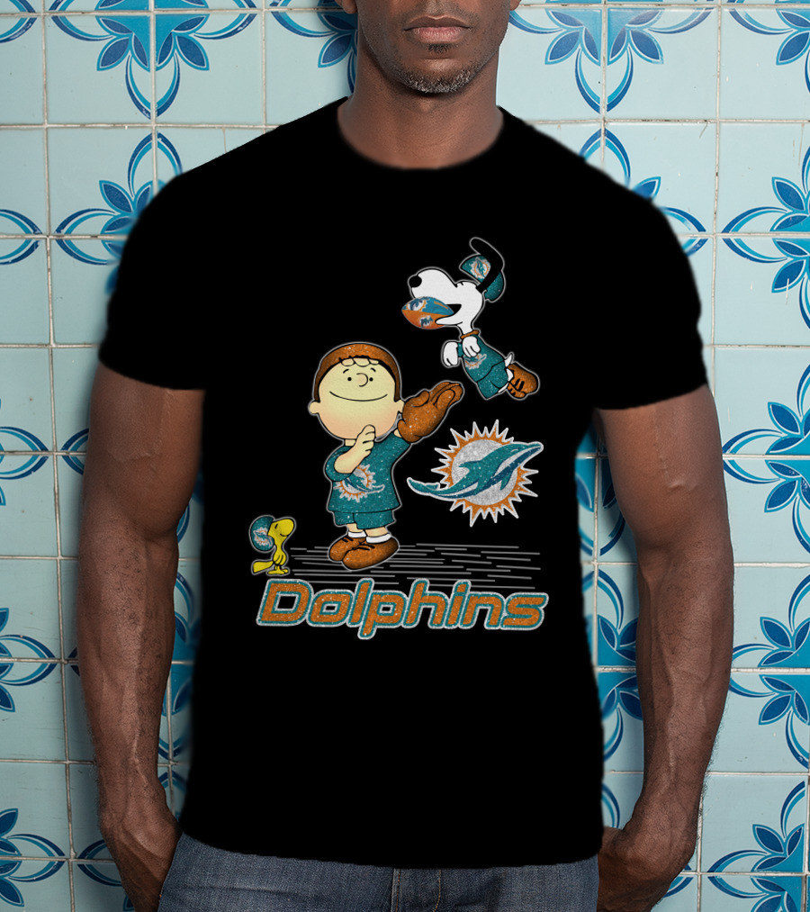 Snoopy And Woodstock Love Miami Dolphins Football T-Shirt