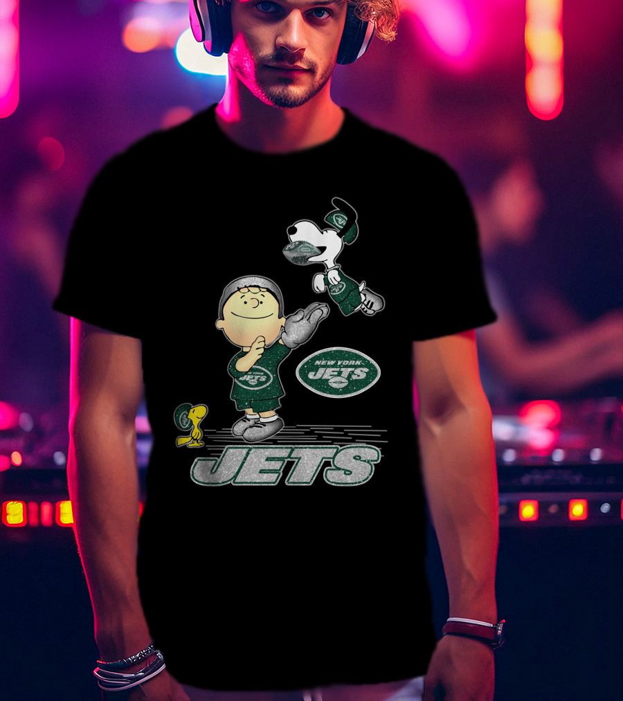 Snoopy New York Jets Football Fan Peanuts Characters T-Shirt