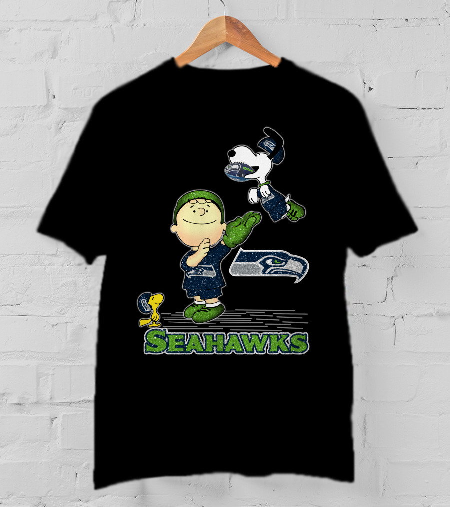 Snoopy Love Seattle Seahawks Peanuts Football Team T-Shirt