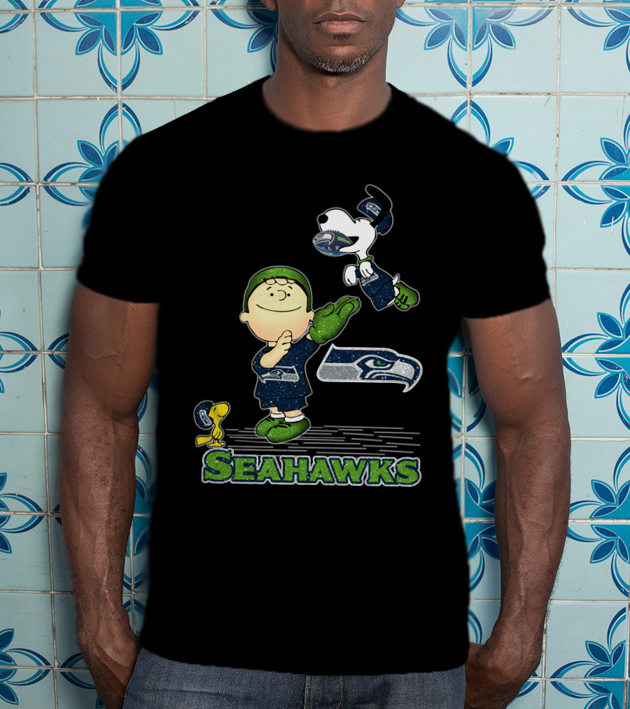 Snoopy Love Seattle Seahawks Peanuts Football Team T-Shirt