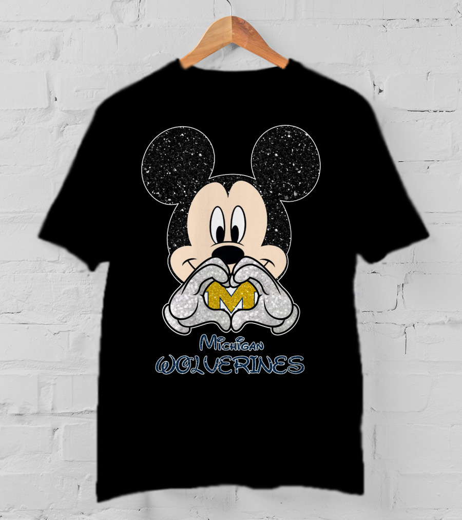 Mickey Mouse Heart Hands Michigan Wolverines M T-Shirt