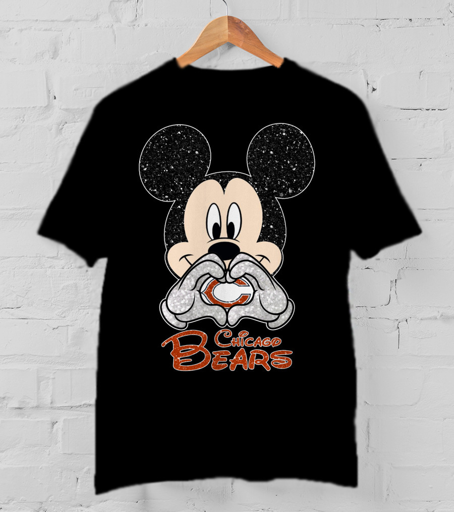 Mickey Mouse Heart Hands Chicago Bears T-Shirt