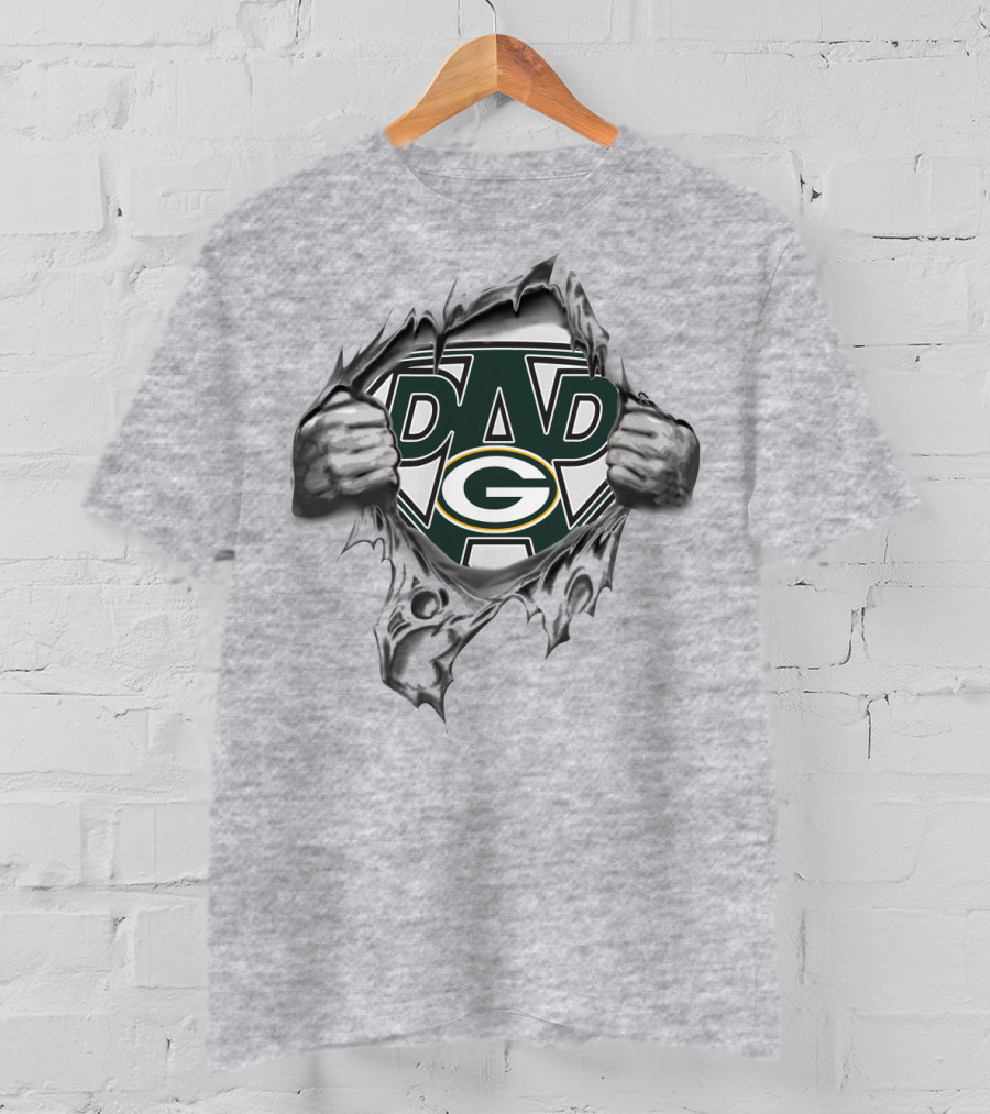 Green Bay Packers Super Dad Breaking T-Shirt