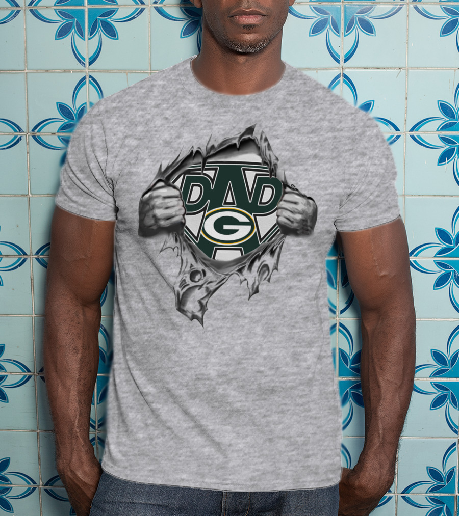 Green Bay Packers Super Dad Breaking T-Shirt