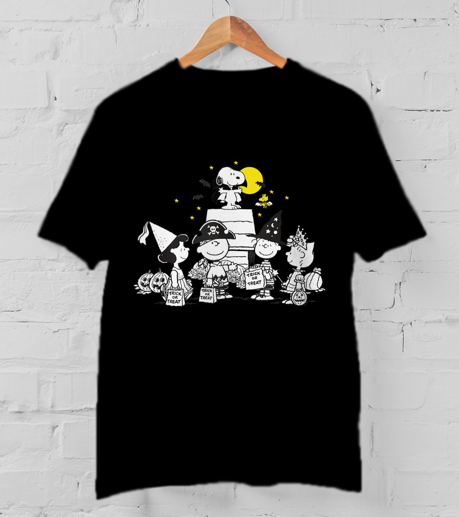 Peanuts Halloween Trick Or Treat With Snoopy And Friends T-Shirt