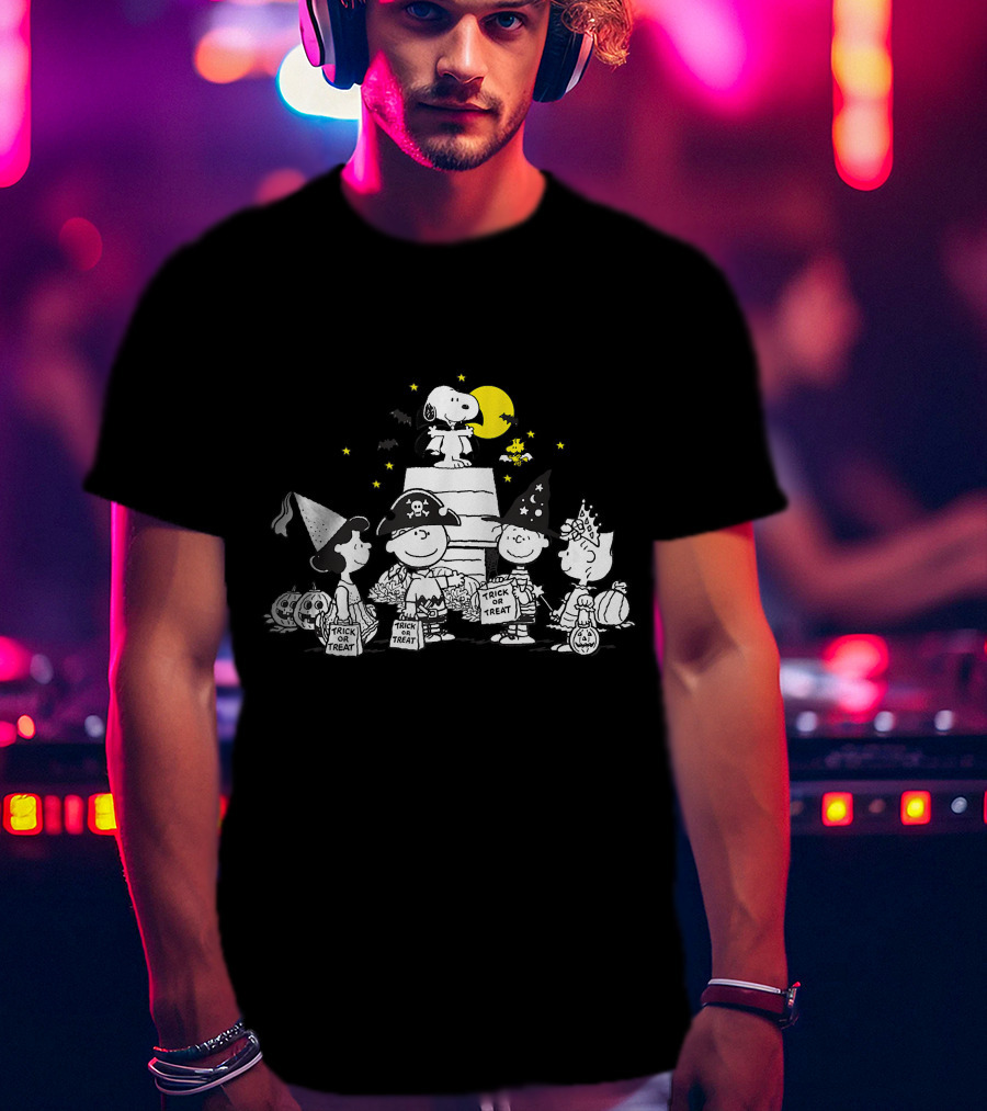 Peanuts Halloween Trick Or Treat With Snoopy And Friends T-Shirt