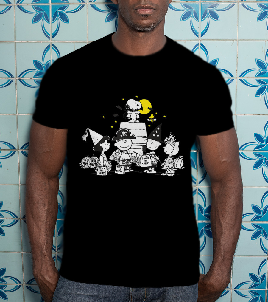 Peanuts Halloween Trick Or Treat With Snoopy And Friends T-Shirt