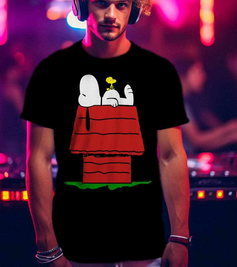 Snoopy And Woodstock Relaxing On Doghouse Roof T-Shirt