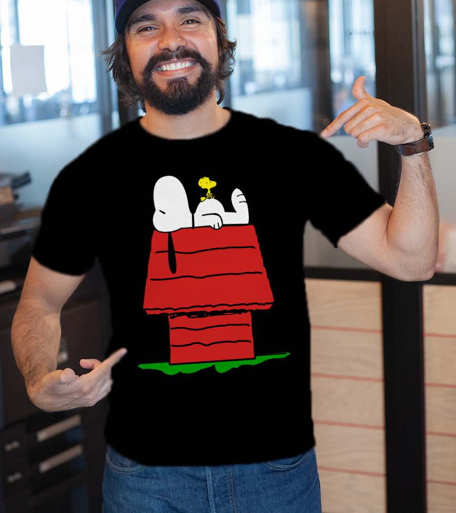 Snoopy And Woodstock Relaxing On Doghouse Roof T-Shirt
