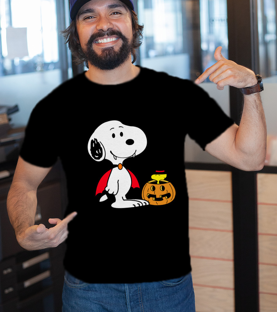 Snoopy Halloween Vampire With Woodstock In Pumpkin Hat T-Shirt