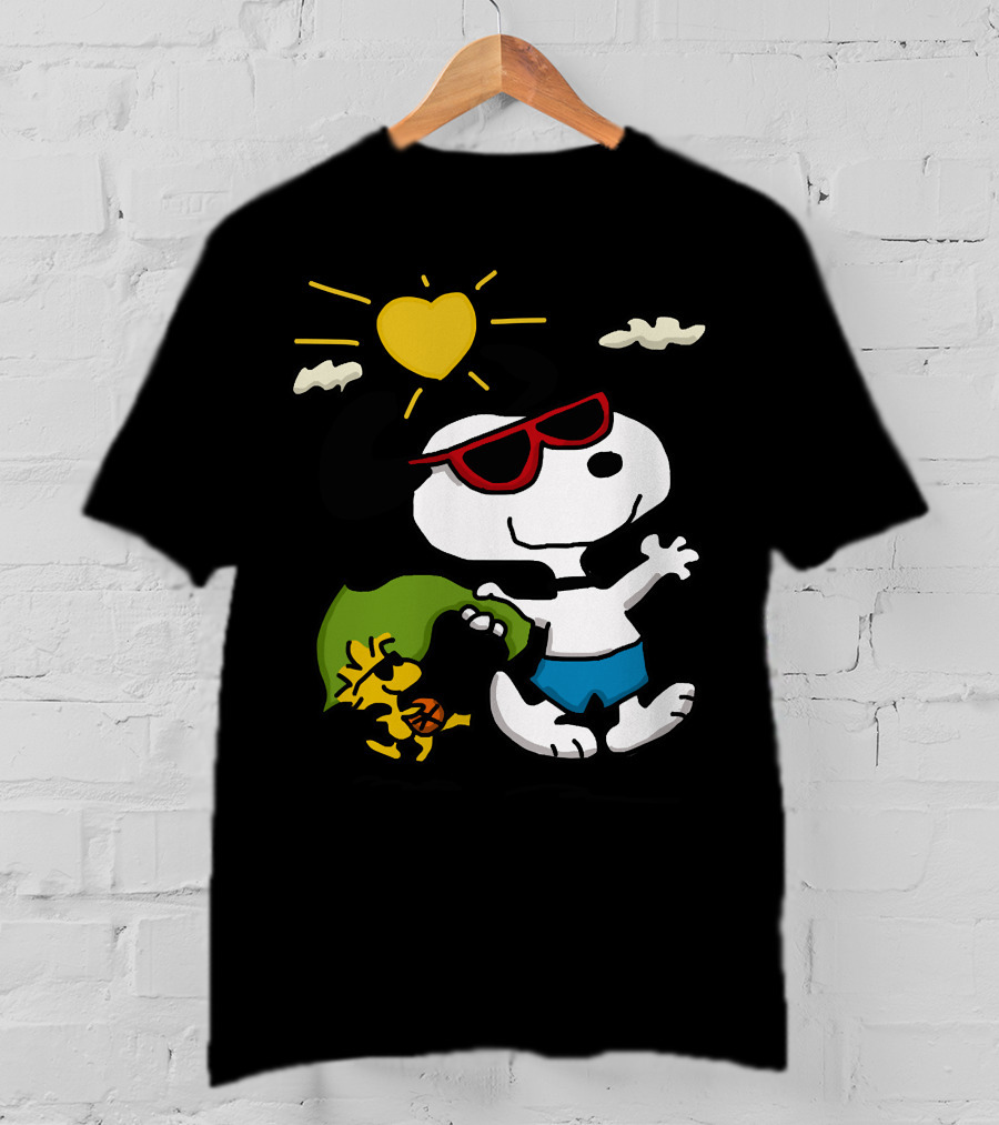 Snoopy And Woodstock Summer Fun Sun Heart Sunglasses T-Shirt