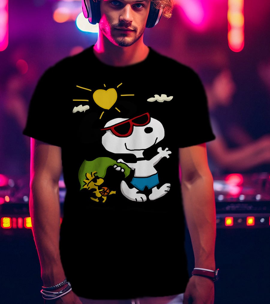 Snoopy And Woodstock Summer Fun Sun Heart Sunglasses T-Shirt