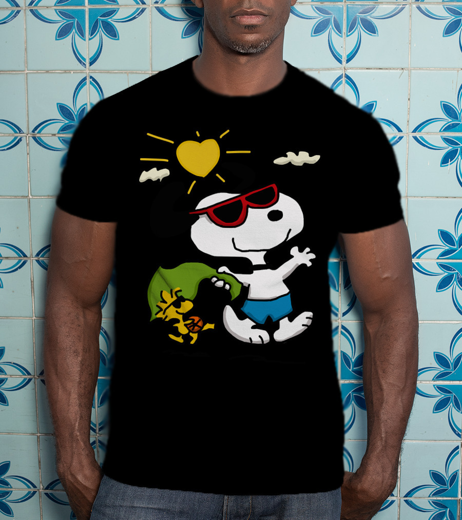 Snoopy And Woodstock Summer Fun Sun Heart Sunglasses T-Shirt