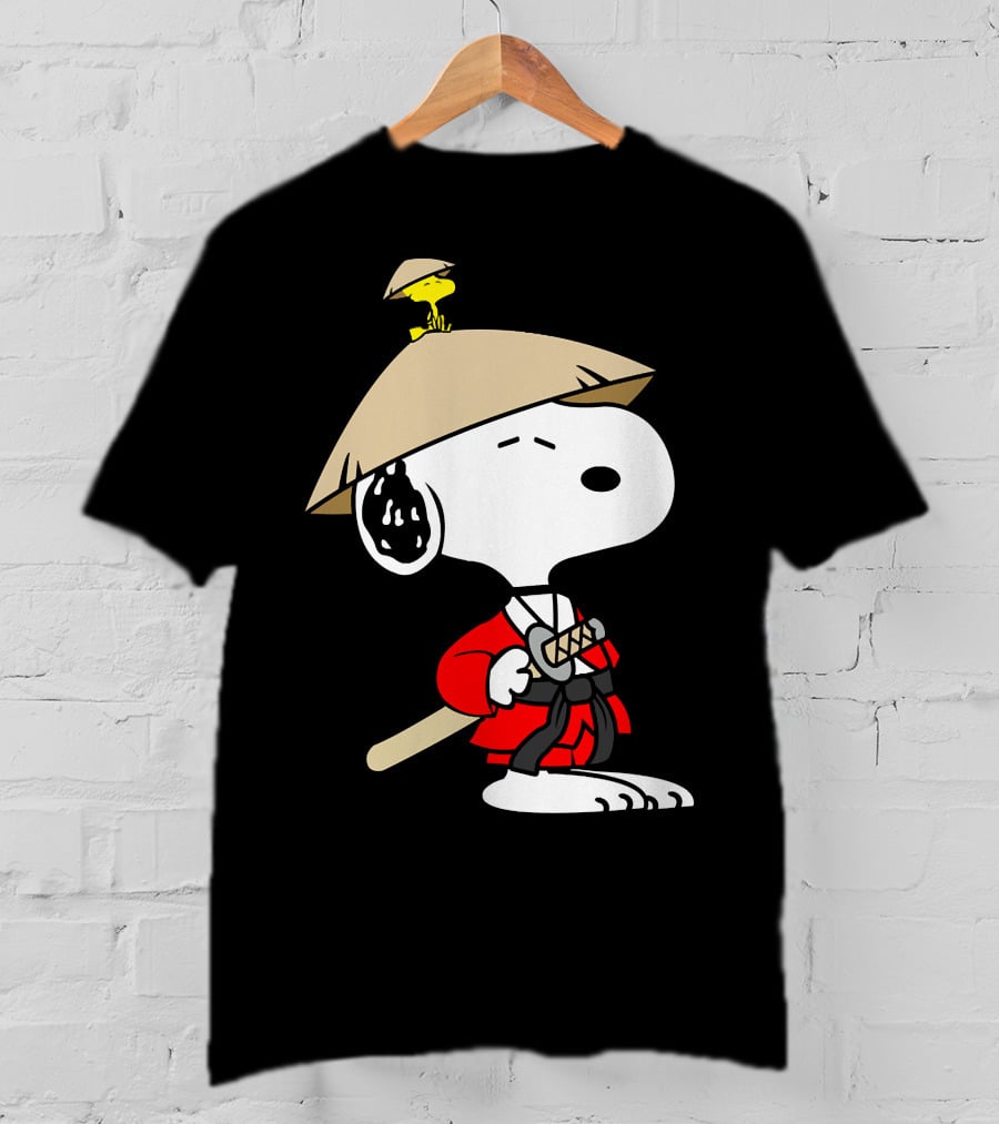 Snoopy Samurai Woodstock Hat Red Kimono Sword T-Shirt