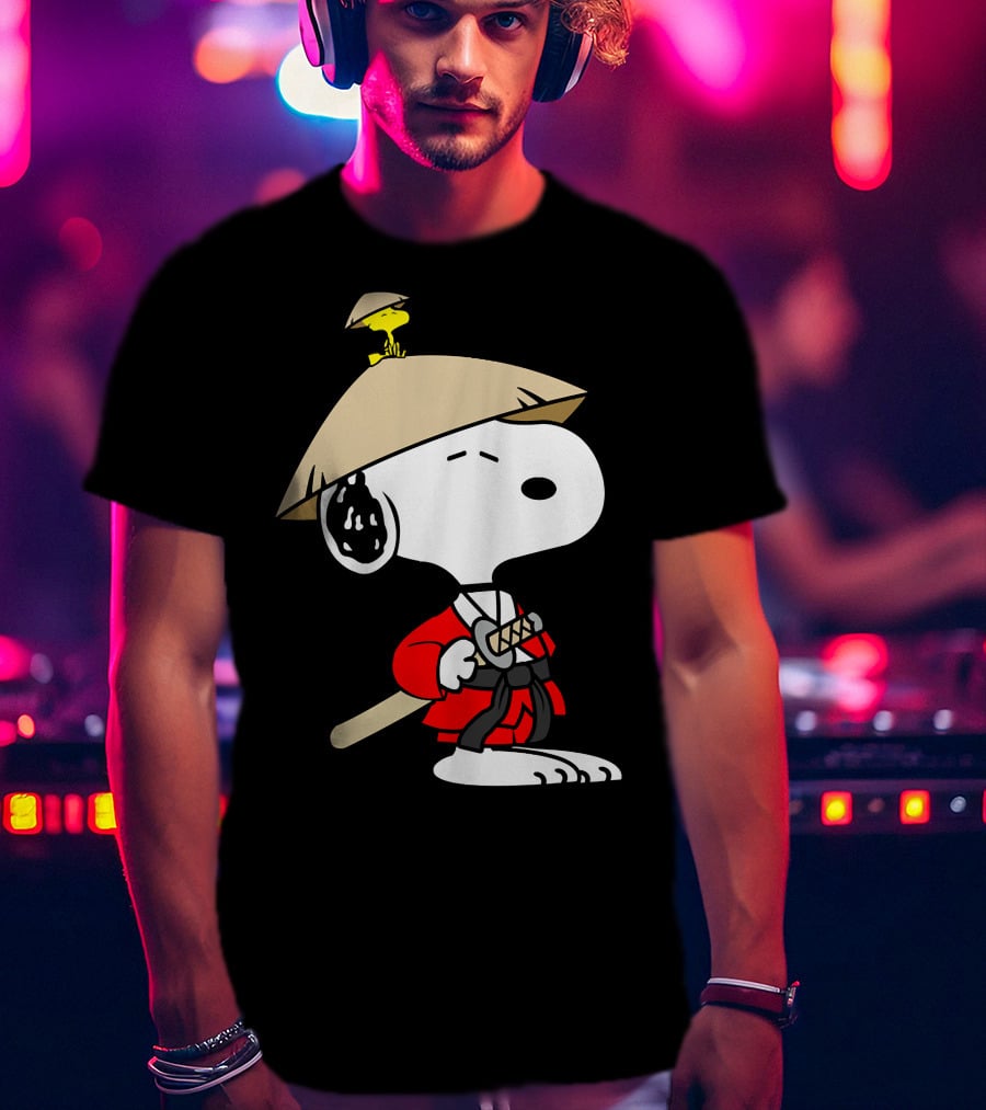 Snoopy Samurai Woodstock Hat Red Kimono Sword T-Shirt