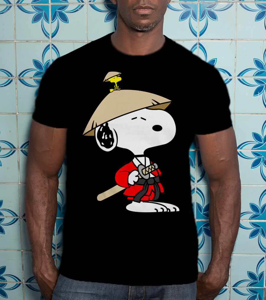 Snoopy Samurai Woodstock Hat Red Kimono Sword T-Shirt