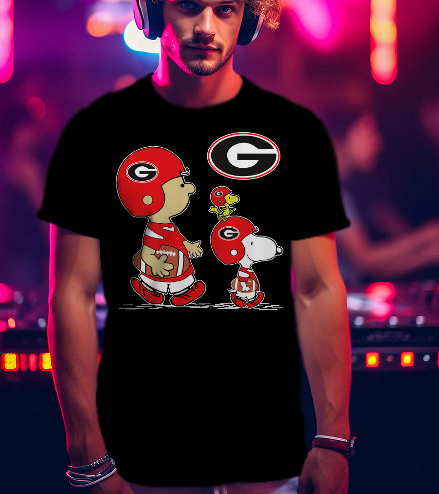Georgia Bulldogs Football Team Peanuts Characters Wearing Helmets T-Shirt