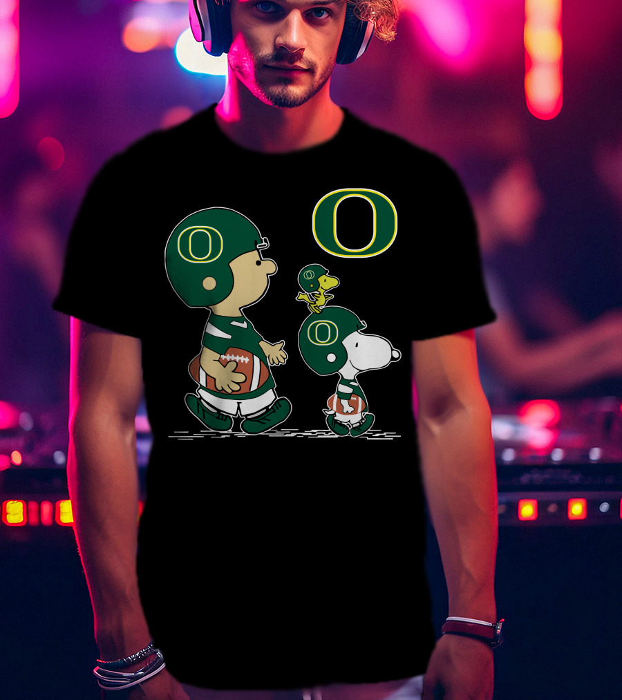 Peanuts Oregon Ducks Football Charlie Brown And Snoopy T-Shirt