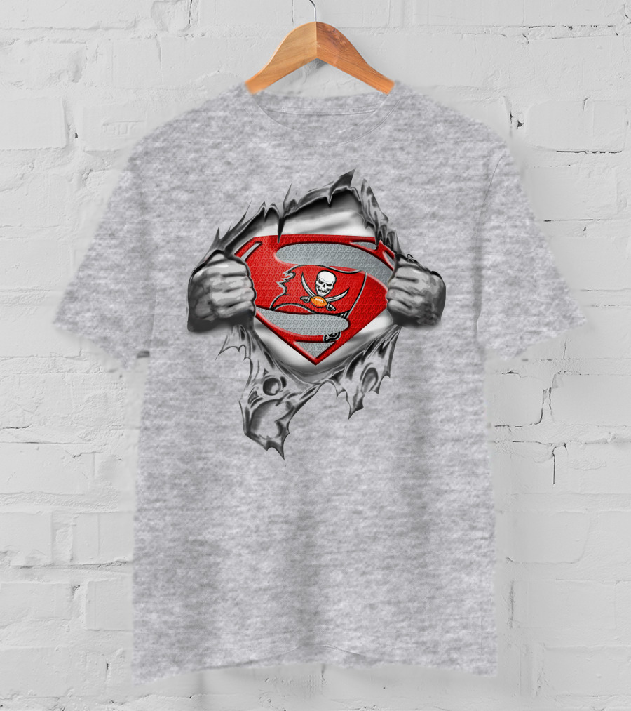 Buccaneers Superman Ripped Chest T-Shirt
