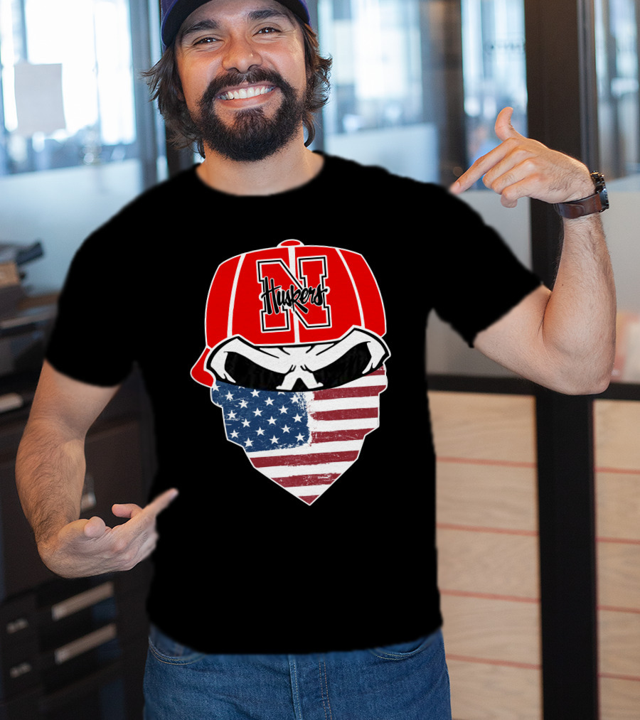 Nebraska Cornhuskers Skuls American Flag Mask N Logo Huskers Hat T-Shirt