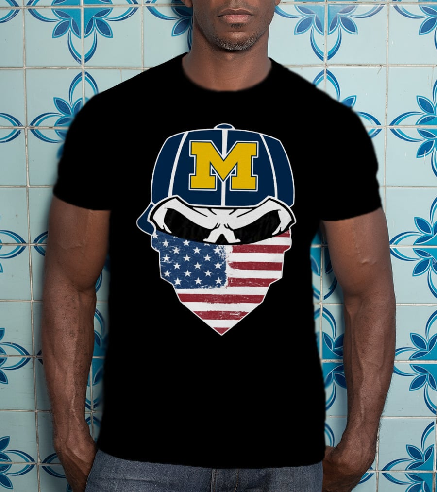 Wolverines Skulls M American Flag Bandana T-Shirt
