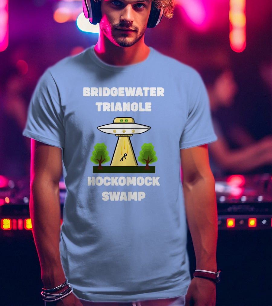 Bridgewater Triangle Hockomock Swamp UFO Alien Abduction Scene T-Shirt
