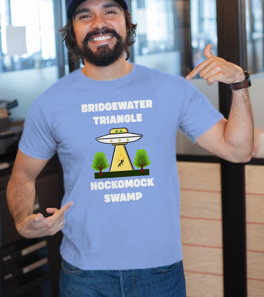 Bridgewater Triangle Hockomock Swamp UFO Alien Abduction Scene T-Shirt