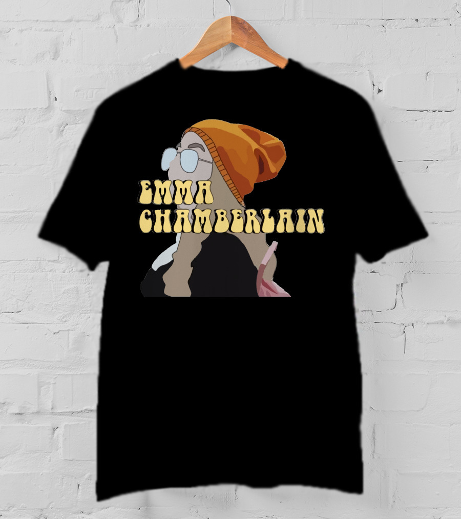 Emma Chamberlain YouTube Customized Women Fashion Trendsetter Beanie Glasses T-Shirt