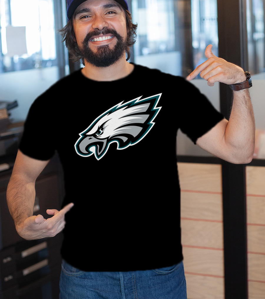 Philadelphia Eagles Football Team Fan Emblem T-Shirt