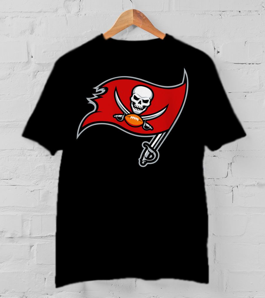 Tampa Bay Buccaneers Skull Flag Football Team T-Shirt