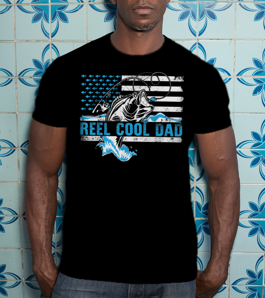 Reel Cool Dad Bass Fishing American Flag T-Shirt