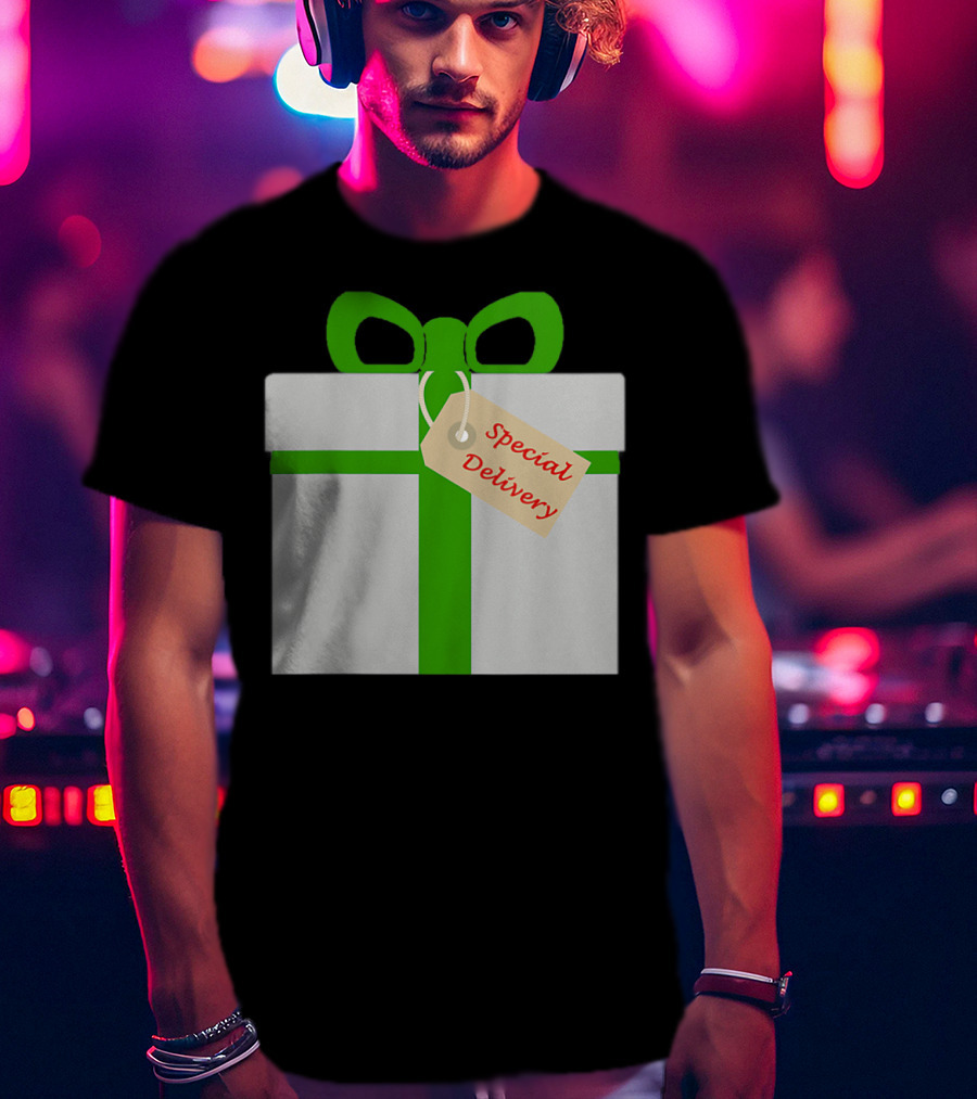 Special Delivery Gift Pregnancy Announcement T-Shirt