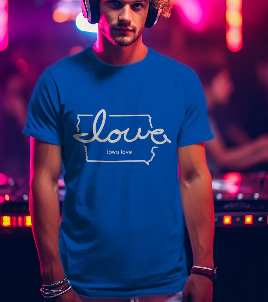 Iowa Love Map Outline T-Shirt