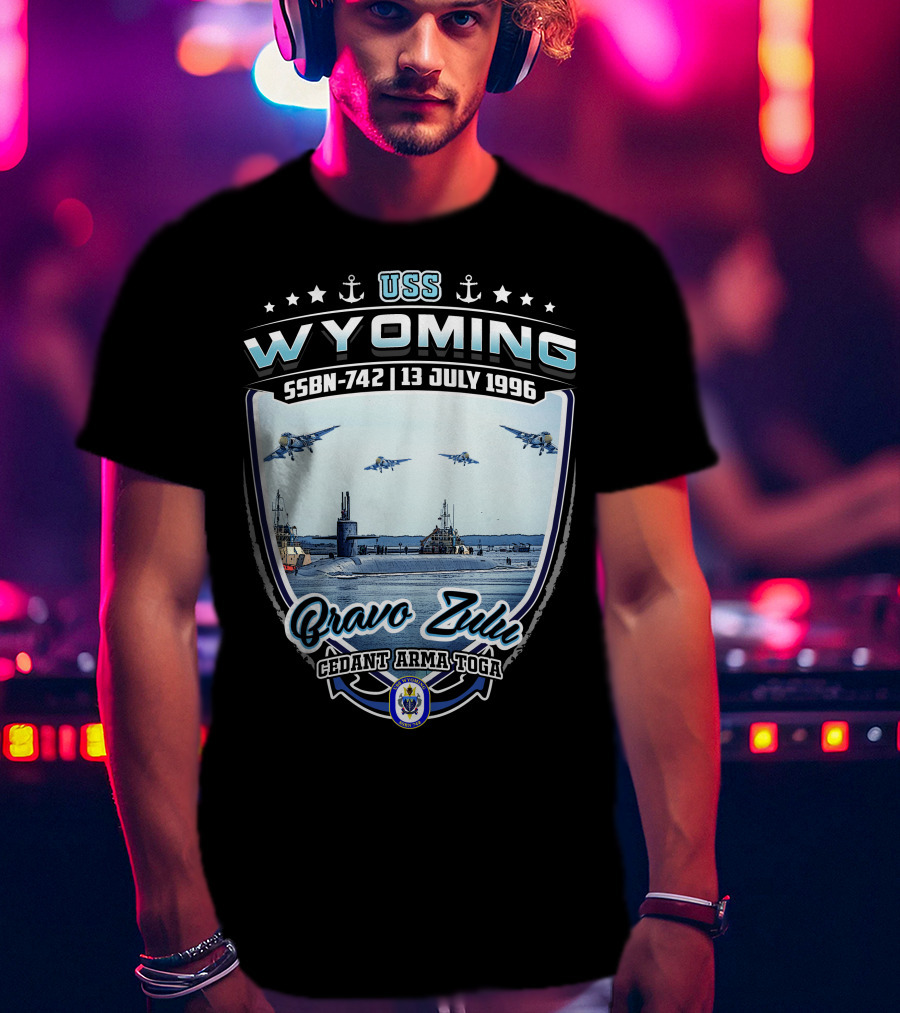 Uss Wyoming Ssbn-742 13 July 1996 Bravo Zulu Cedant Arma Toga T-Shirt