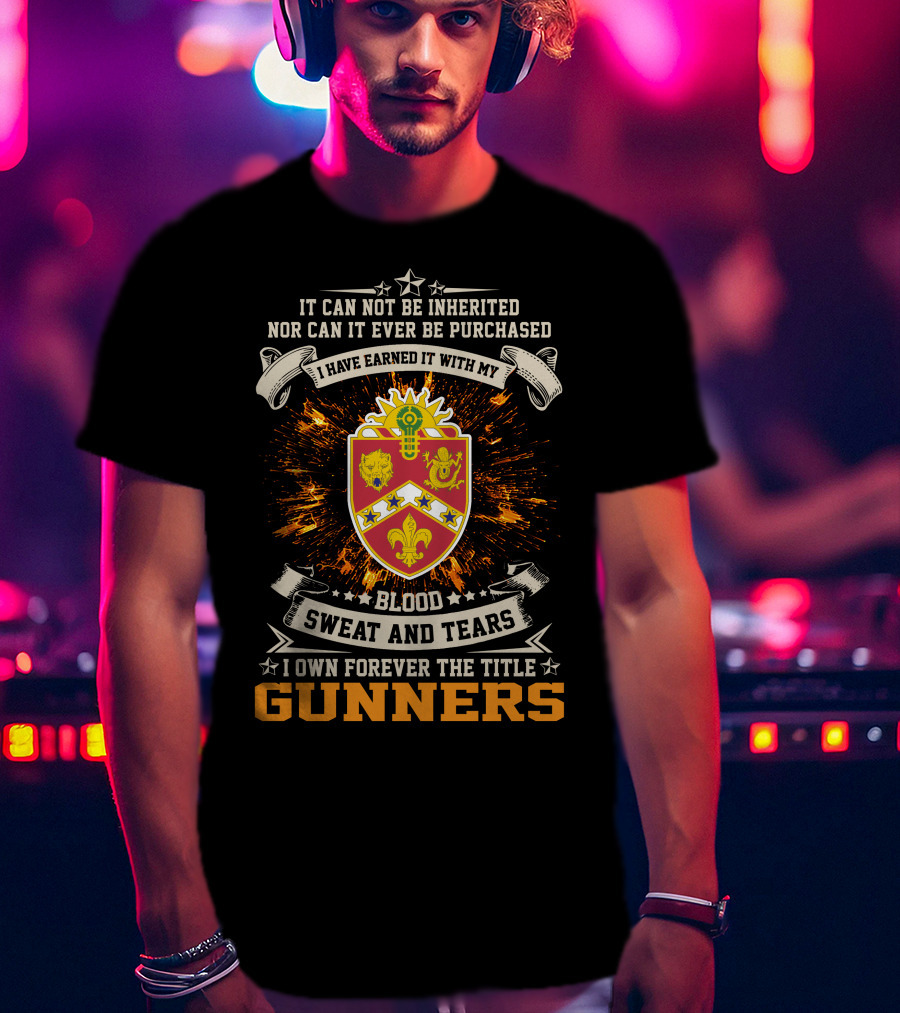 2Nd Battalion 3Rd Field Artillery Regiment Gunners Blood Sweat And Tears Crest T-Shirt