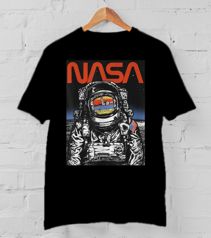 NASA Astronaut Moon Reflection Vintage Space Explorer T-Shirt