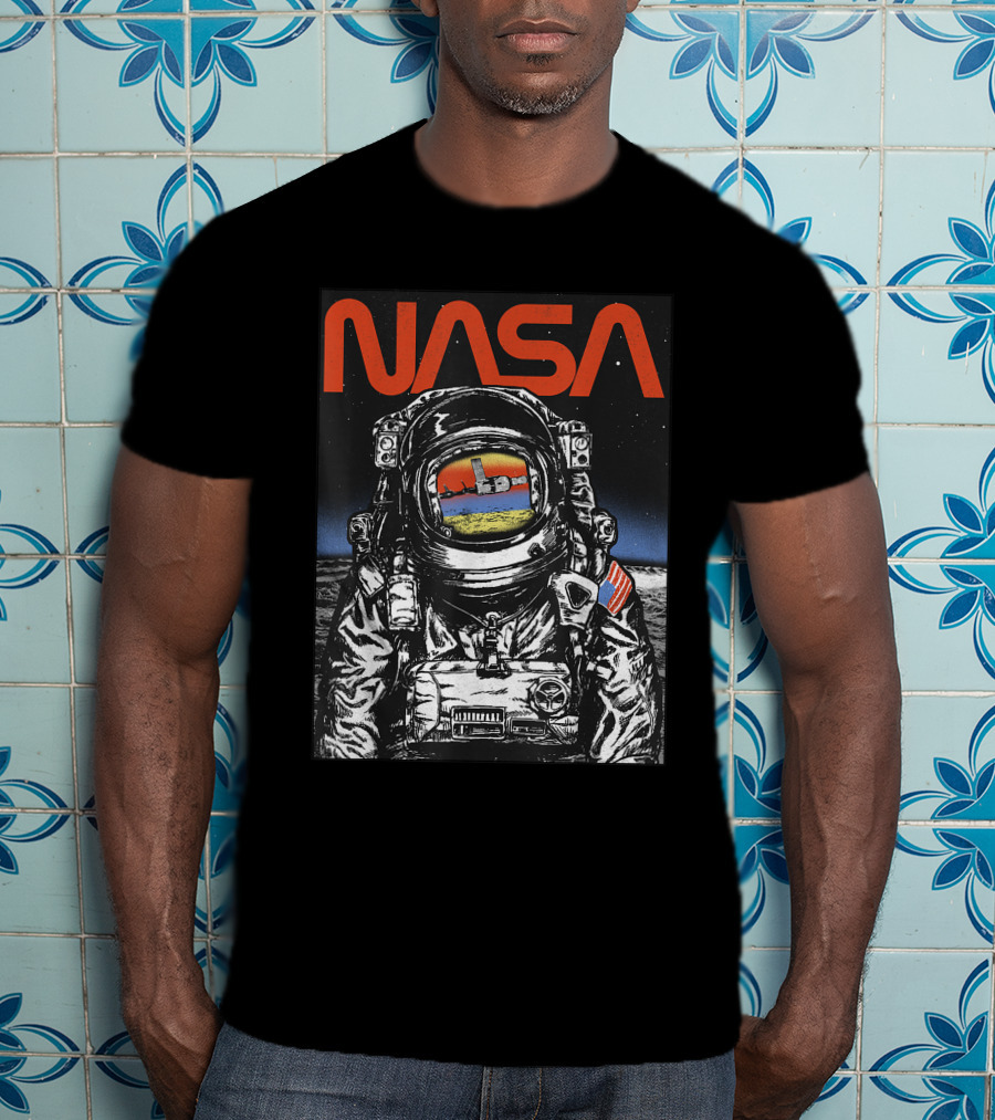 NASA Astronaut Moon Reflection Vintage Space Explorer T-Shirt