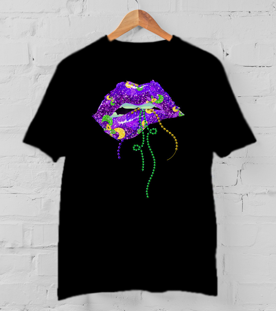 Mardi Gras Sparkling Lips With Beads Queen Carnival Purple Gold T-Shirt