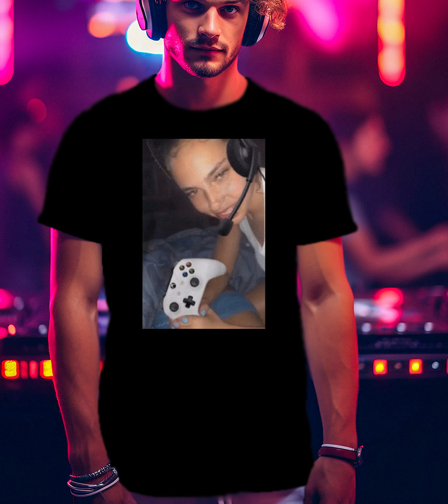 Ash Kaashh Merch Gamer Headset Controller T-Shirt