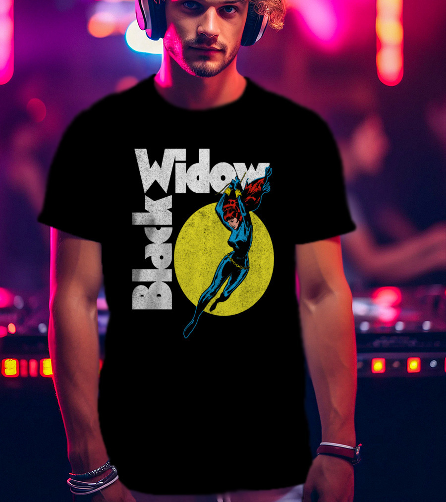 Black Widow Marvel Comic Circle Retro Heroic Pose T-Shirt