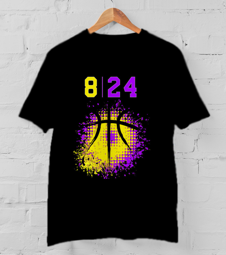 8 24 Basketball August Birthday T-Shirt