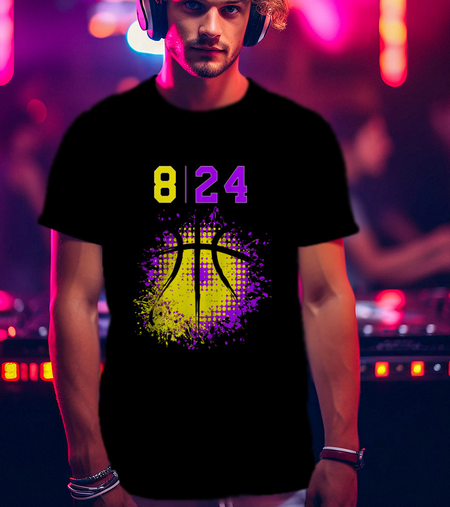 8 24 Basketball August Birthday T-Shirt