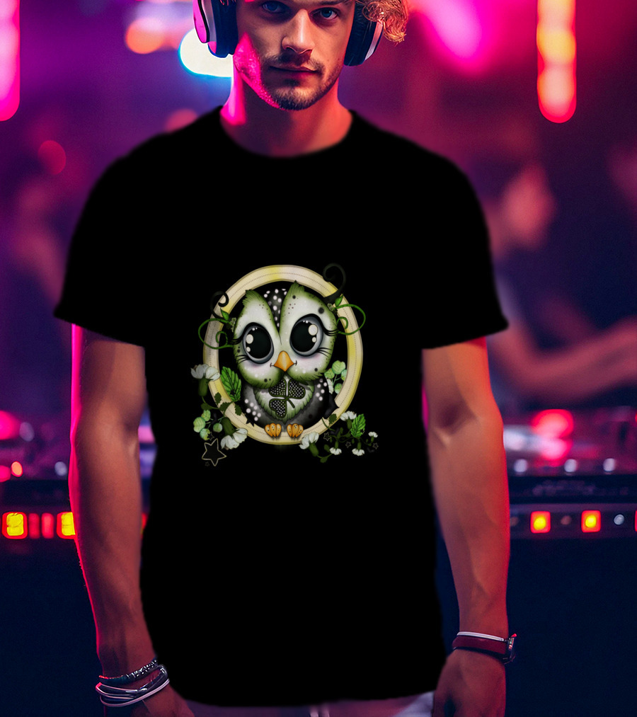 St. Patricks Day Owl Surrounded By Green And White Floral Elements T-Shirt