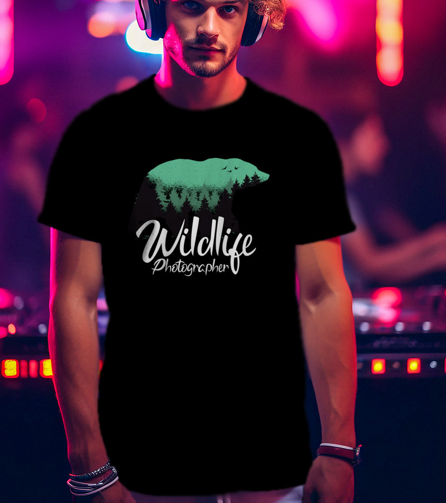 Wildlife Photographer Bear Forest T-Shirt