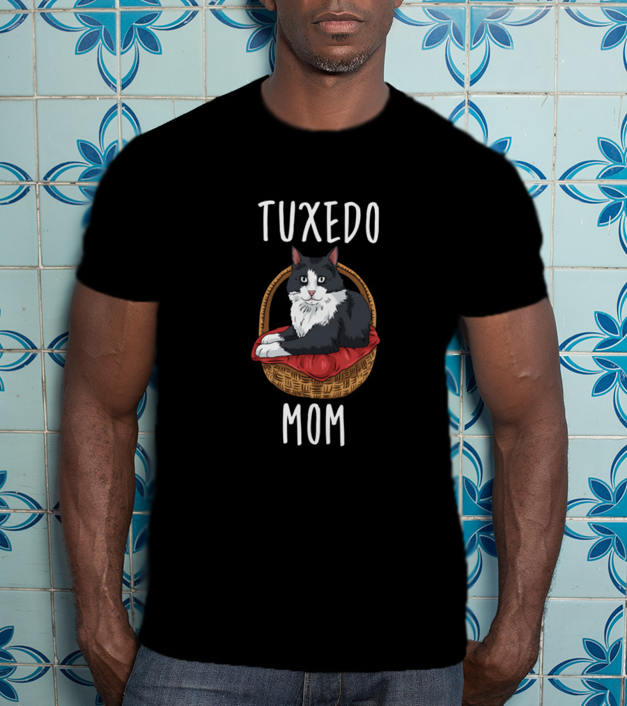 Tuxedo Cat Tuxedo Mom T-Shirt