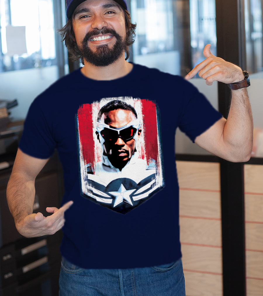 Marvel Captain America Sam Wilson Falcon Soldier Iconic Shield T-Shirt
