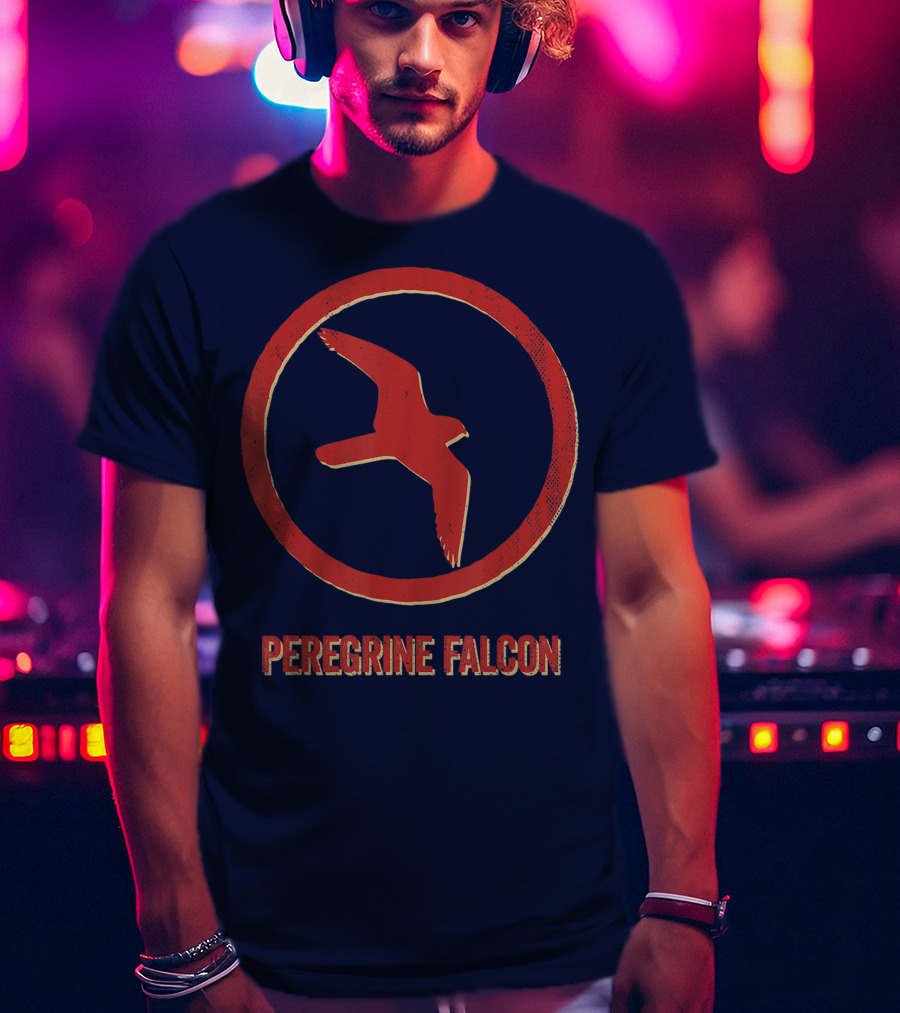 Peregrine Falcon Lover Vintage Style Animal Emblem T-Shirt